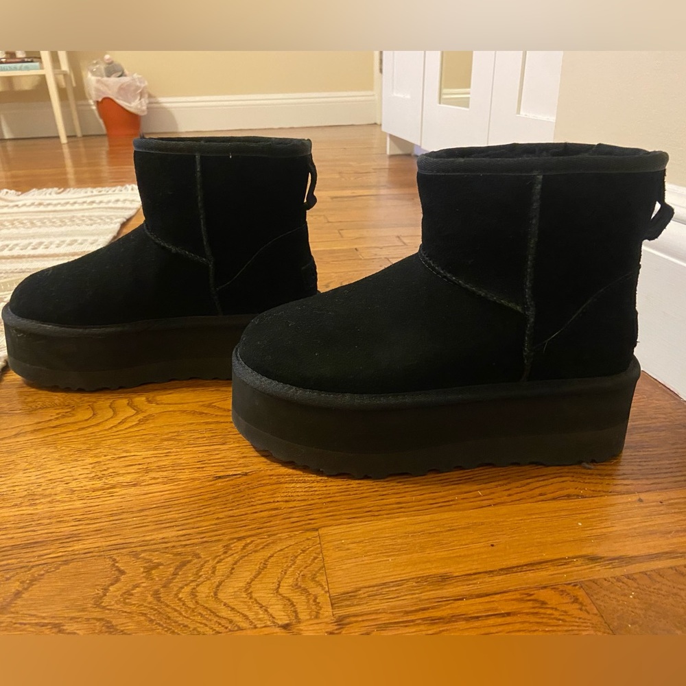 UGG classic mini platform boots